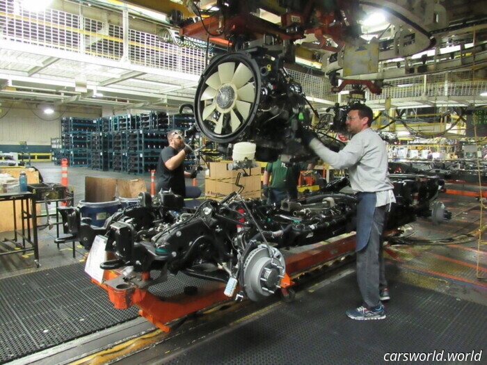 GM продлевает приостановку производства, временно оставляя тысячи без работы | Carscoops